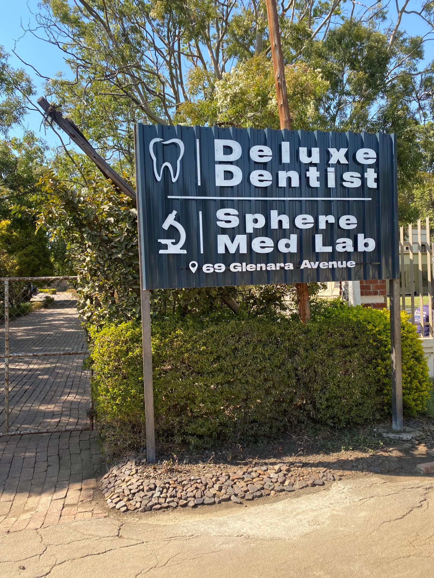 Deluxe Dentist, 69 Glenara Avenue